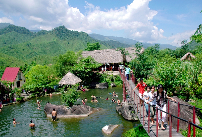 suoi mo waterfall